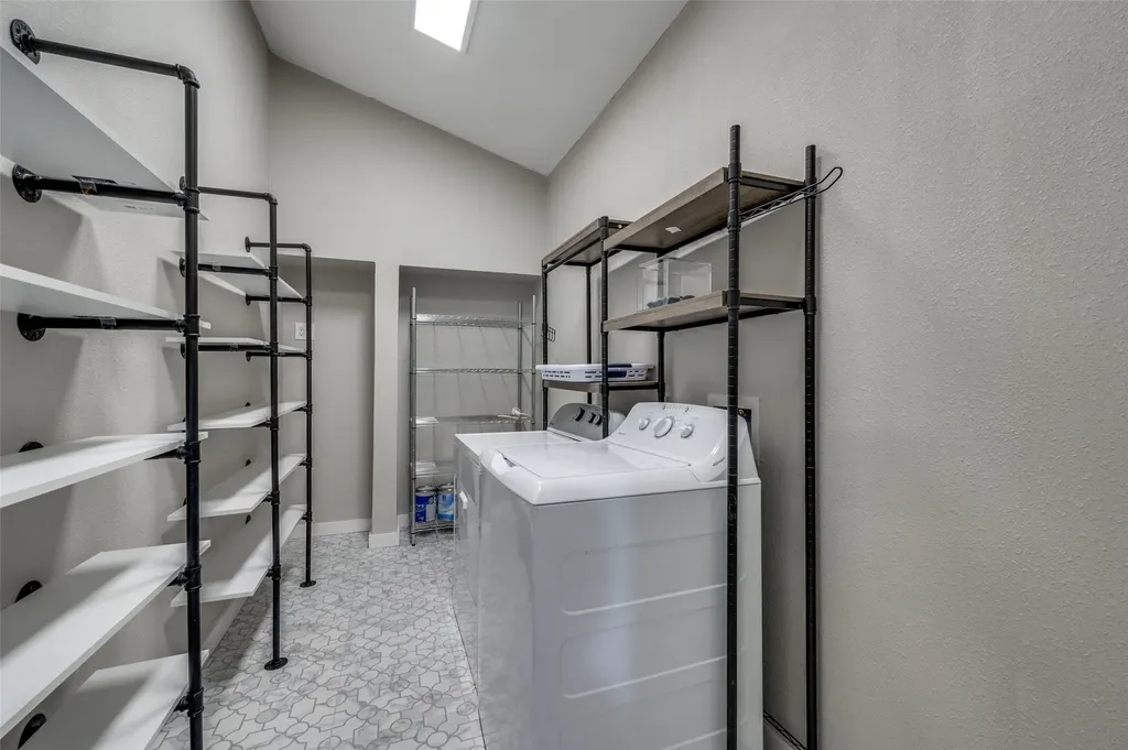10443 Cromwell Drive Dallas TX 75229