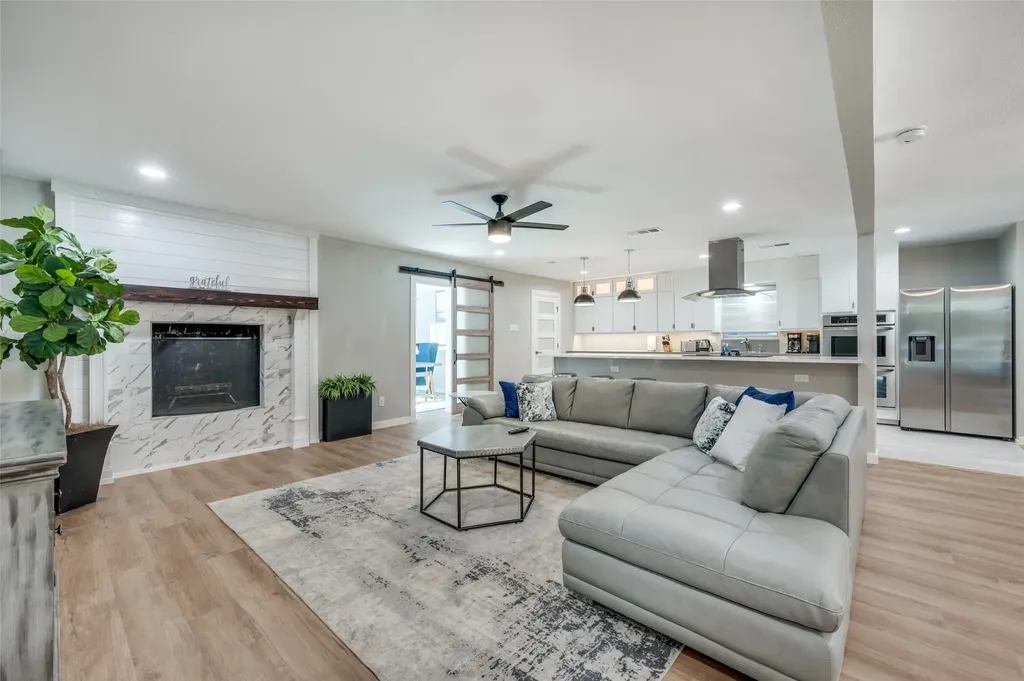 10443 Cromwell Drive Dallas TX 75229