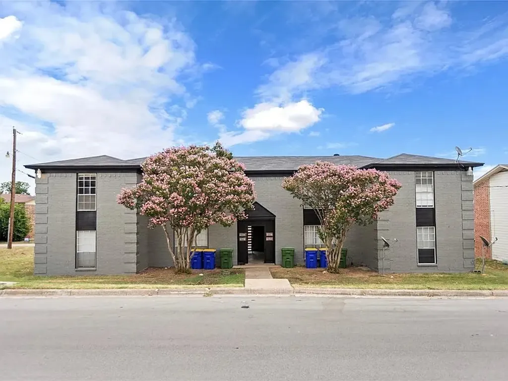 1607 Mary K Lane White Settlement TX 76108