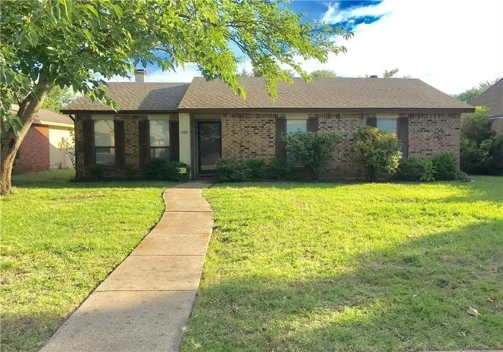 1828 Angelina Drive Garland TX 75040