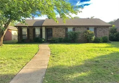 1828 Angelina Drive Garland TX 75040