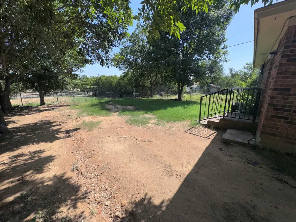 1209 Meriweather Avenue Fort Worth TX 76115