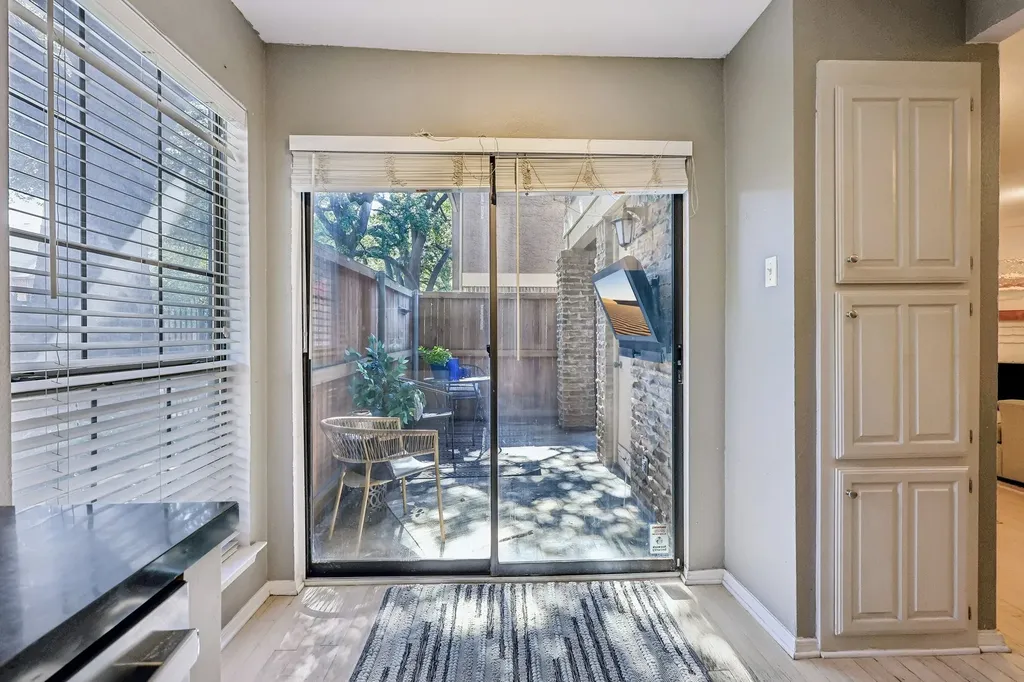 5200 Martel Avenue Dallas TX 75206