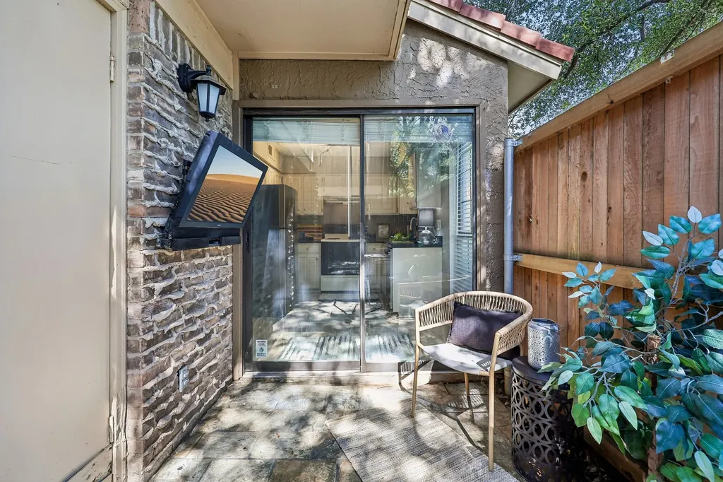 5200 Martel Avenue Dallas TX 75206