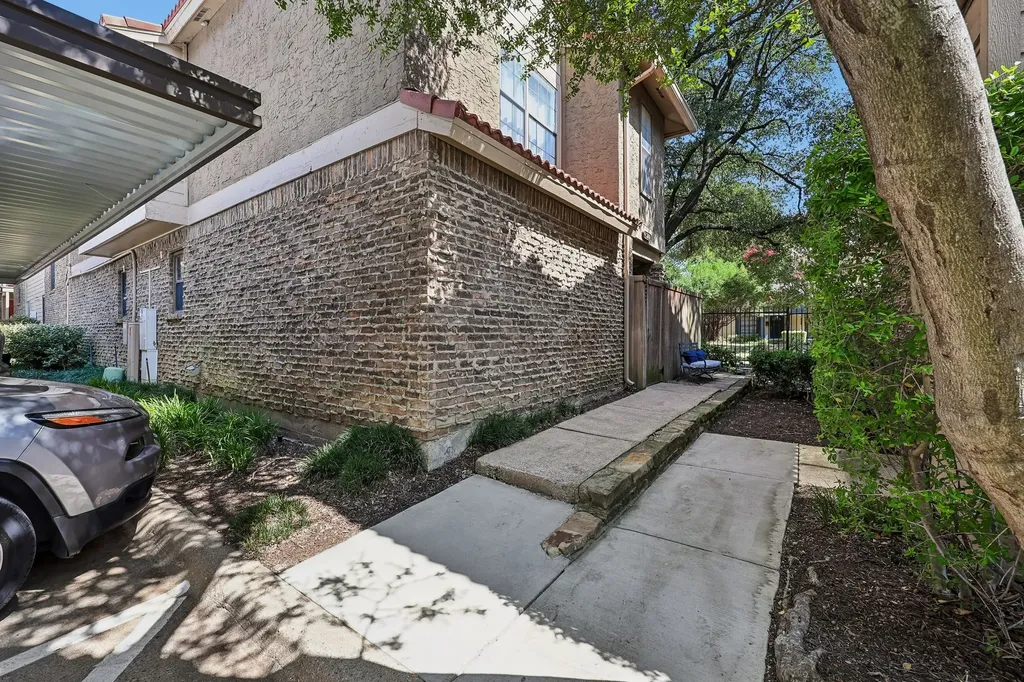 5200 Martel Avenue Dallas TX 75206
