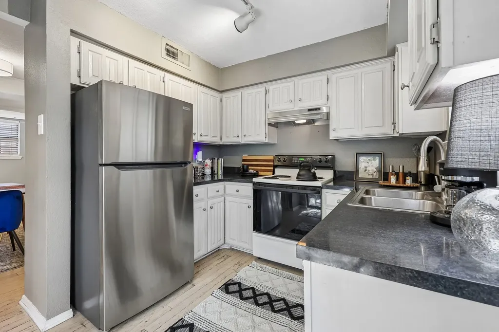 5200 Martel Avenue Dallas TX 75206
