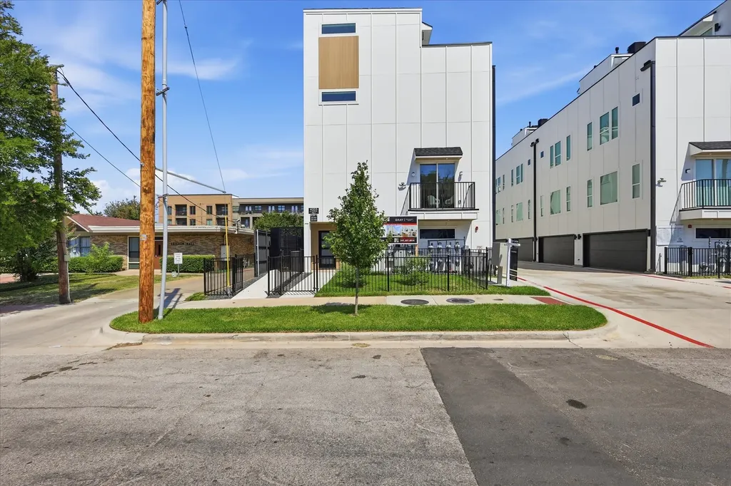 4315 San Jacinto Street Dallas TX 75204