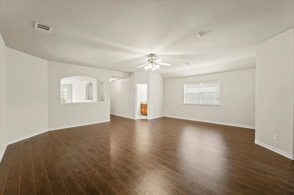 8204 Hitching Trail Mckinney TX 75070