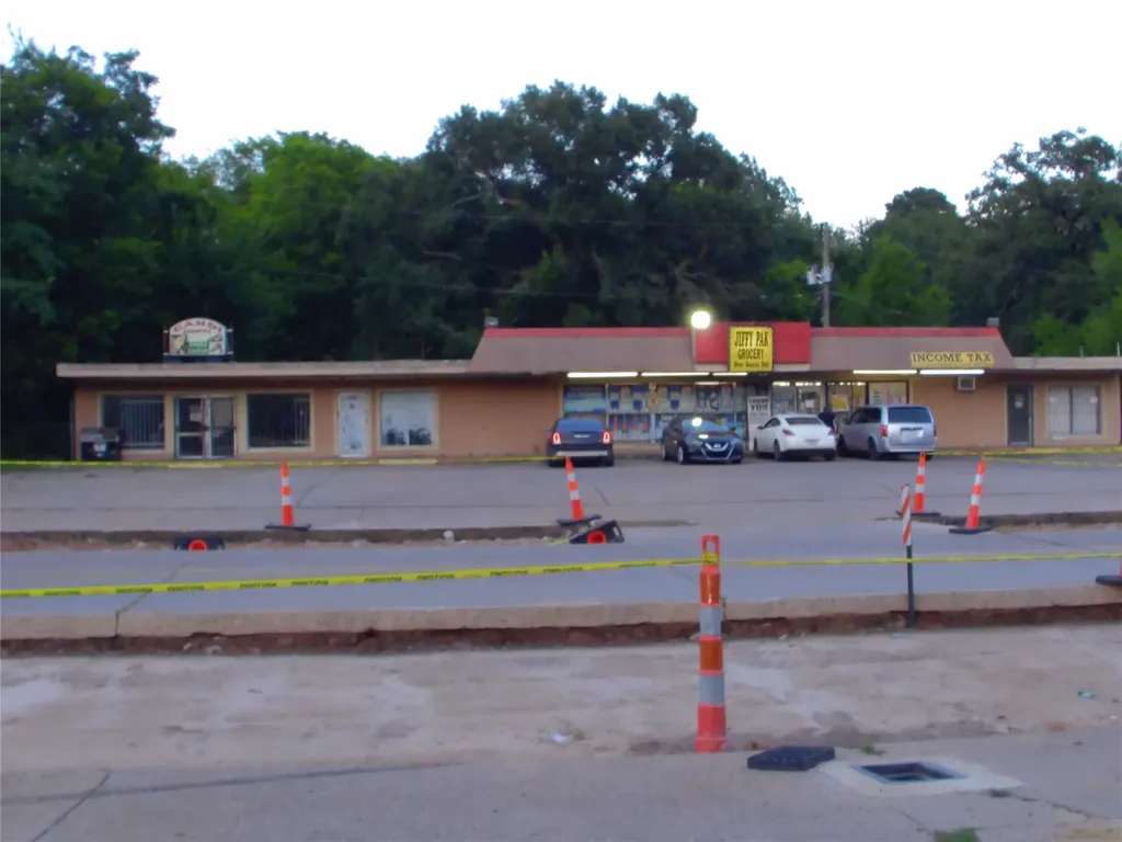 7727 Linwood Avenue Shreveport LA 71106
