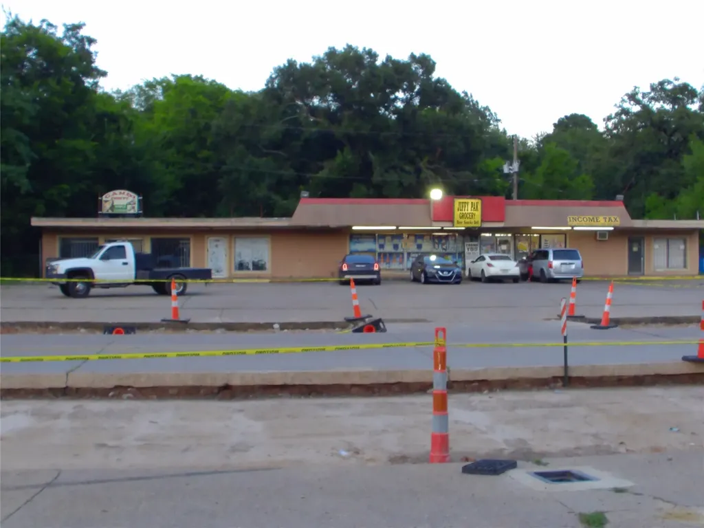 7727 Linwood Avenue Shreveport LA 71106