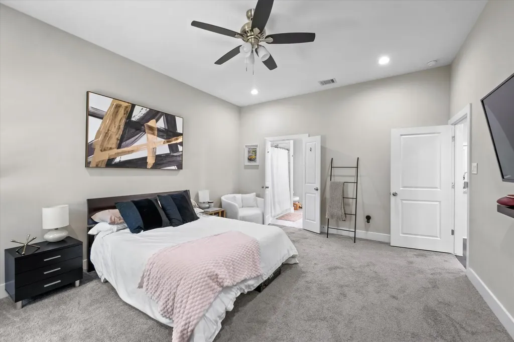 4520 Garrison Avenue Dallas TX 75216