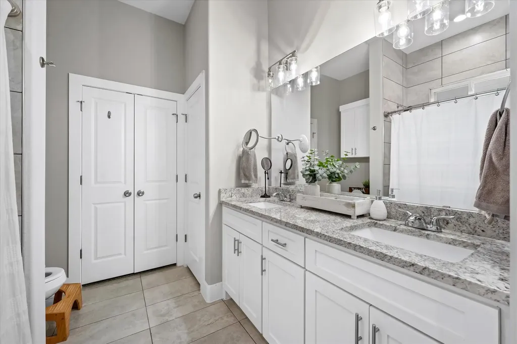 4520 Garrison Avenue Dallas TX 75216