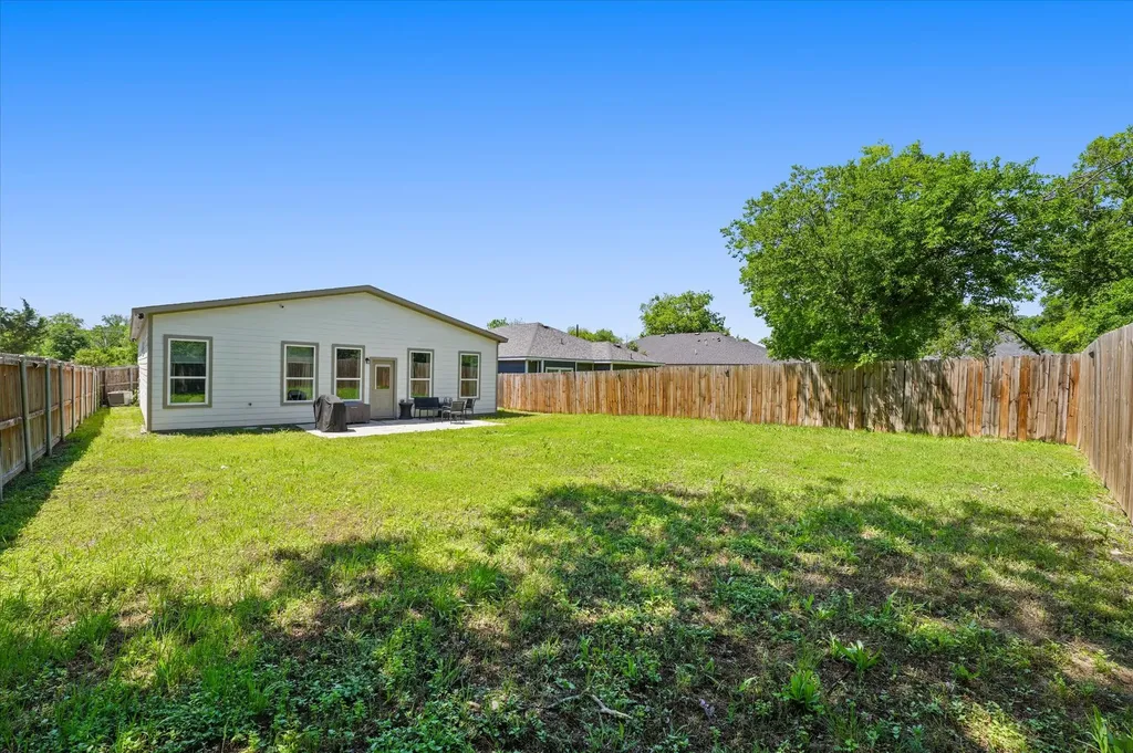 4520 Garrison Avenue Dallas TX 75216