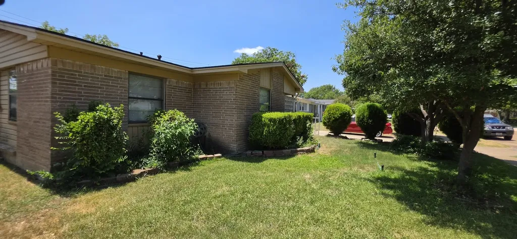 4302 Longleaf Drive Garland TX 75042