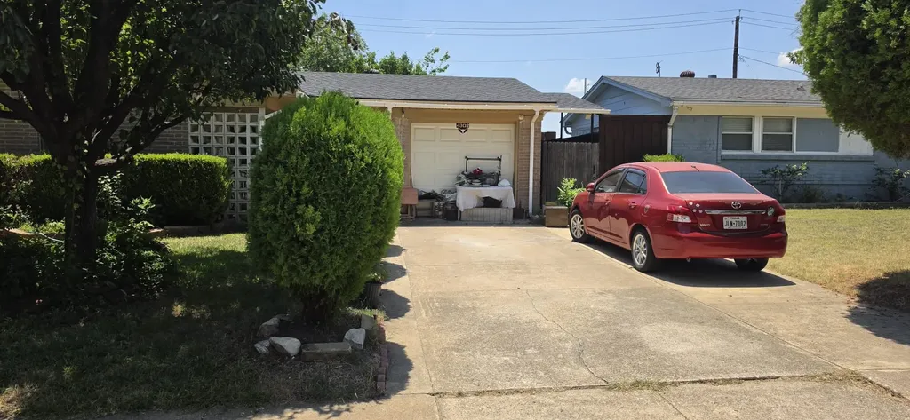 4302 Longleaf Drive Garland TX 75042