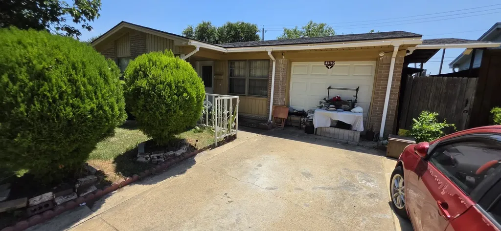 4302 Longleaf Drive Garland TX 75042