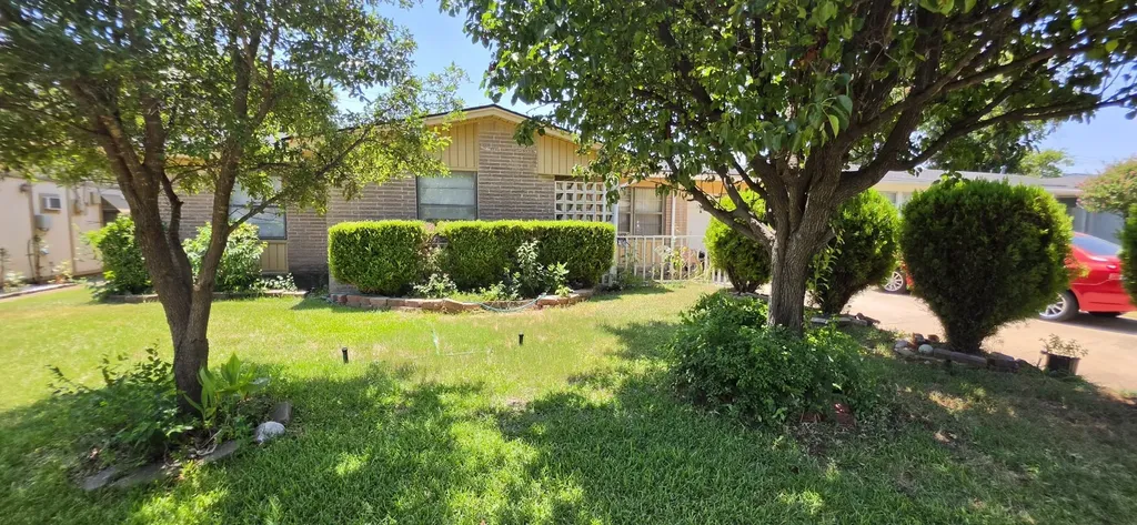 4302 Longleaf Drive Garland TX 75042