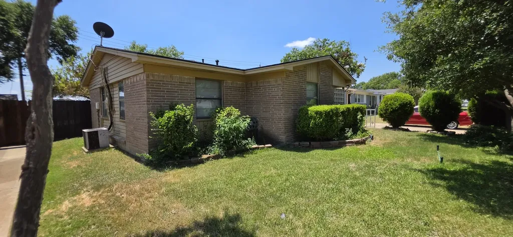 4302 Longleaf Drive Garland TX 75042