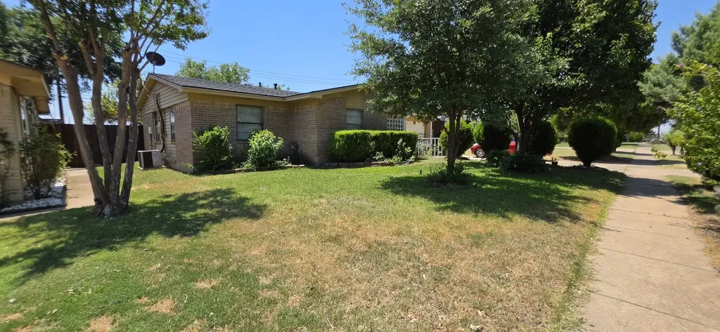 4302 Longleaf Drive Garland TX 75042