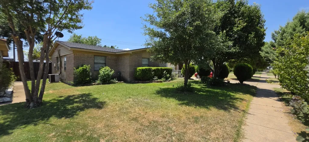 4302 Longleaf Drive Garland TX 75042