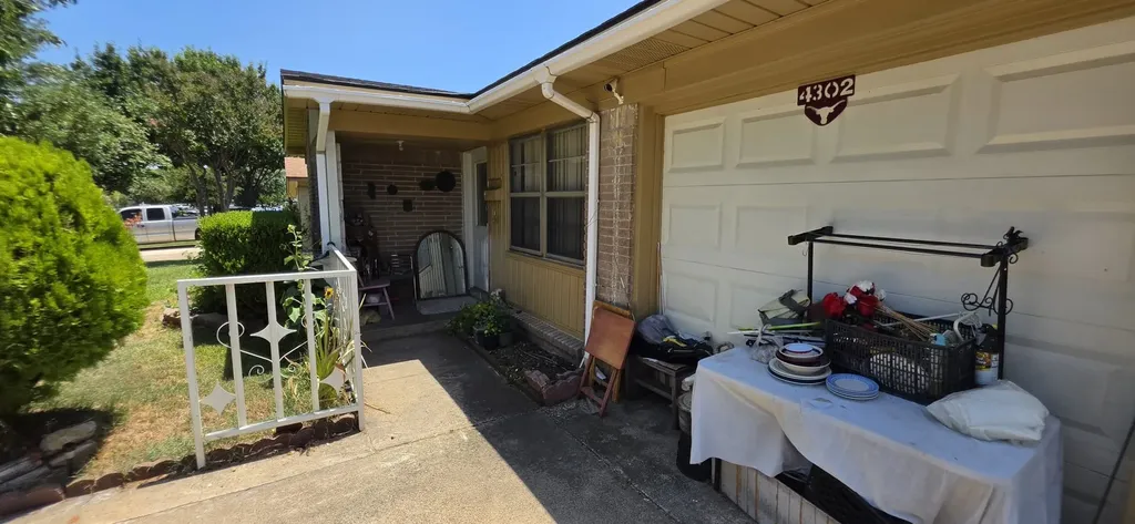 4302 Longleaf Drive Garland TX 75042