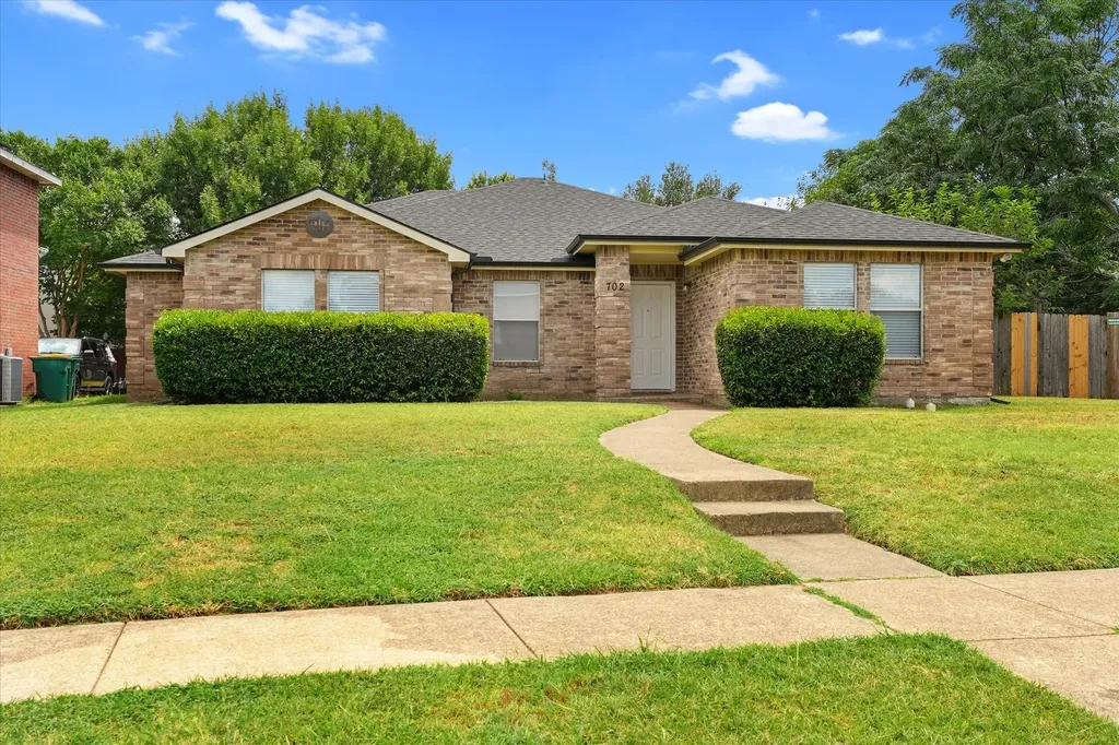 702 Lowe Drive Cedar Hill TX 75104