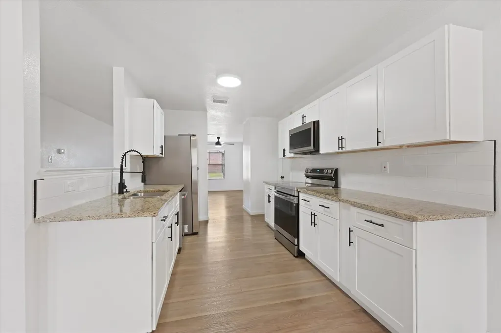 702 Lowe Drive Cedar Hill TX 75104