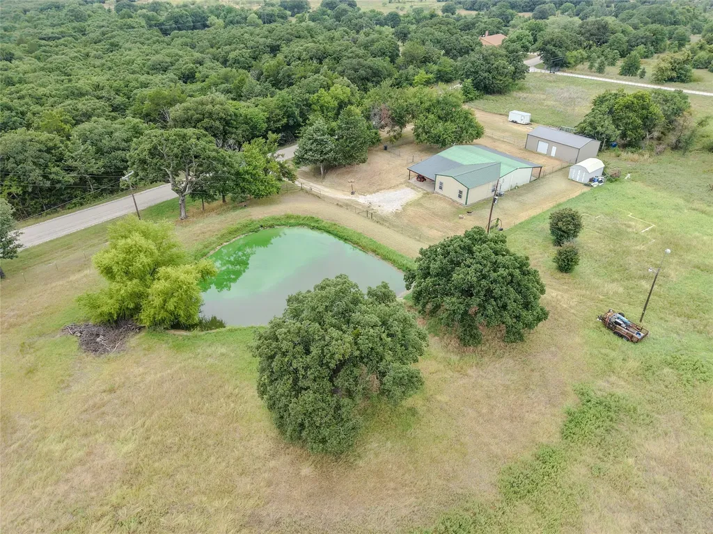 205 County Road 1794 Sunset TX 76270