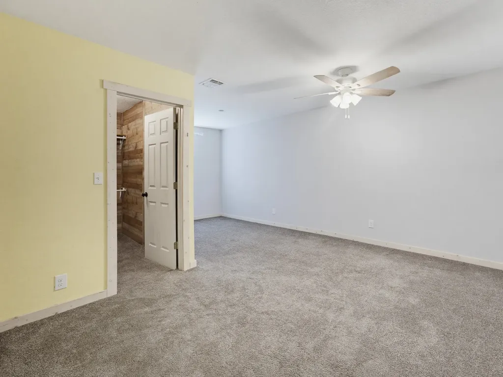 205 County Road 1794 Sunset TX 76270