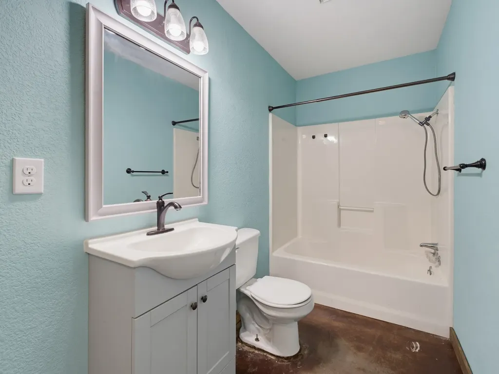 205 County Road 1794 Sunset TX 76270