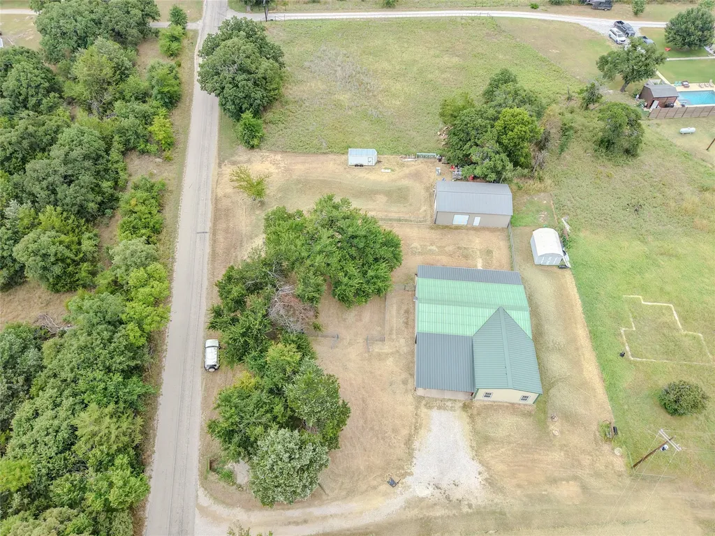 205 County Road 1794 Sunset TX 76270
