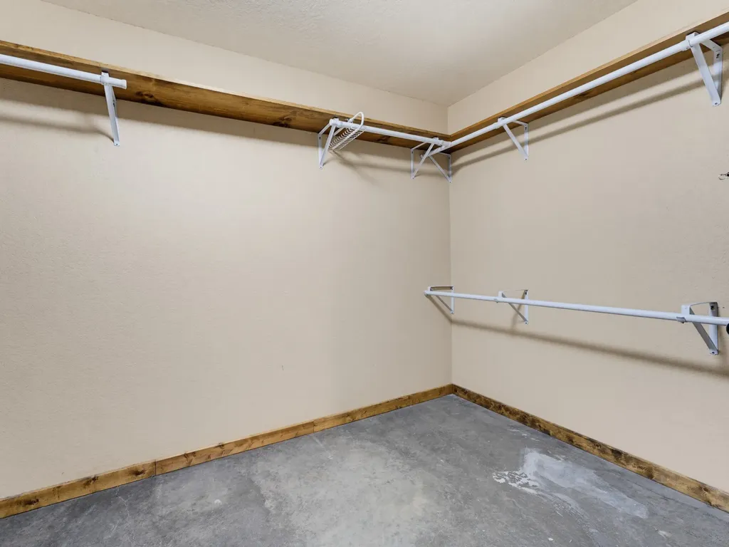 205 County Road 1794 Sunset TX 76270