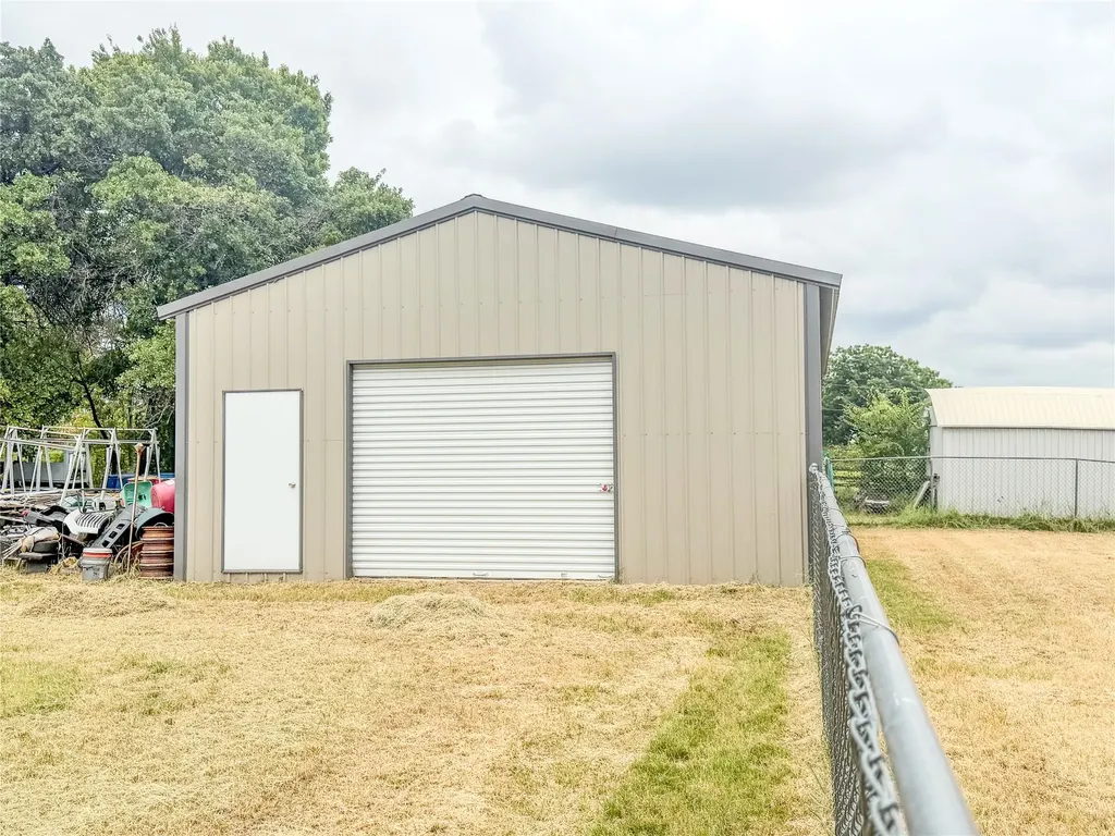 205 County Road 1794 Sunset TX 76270
