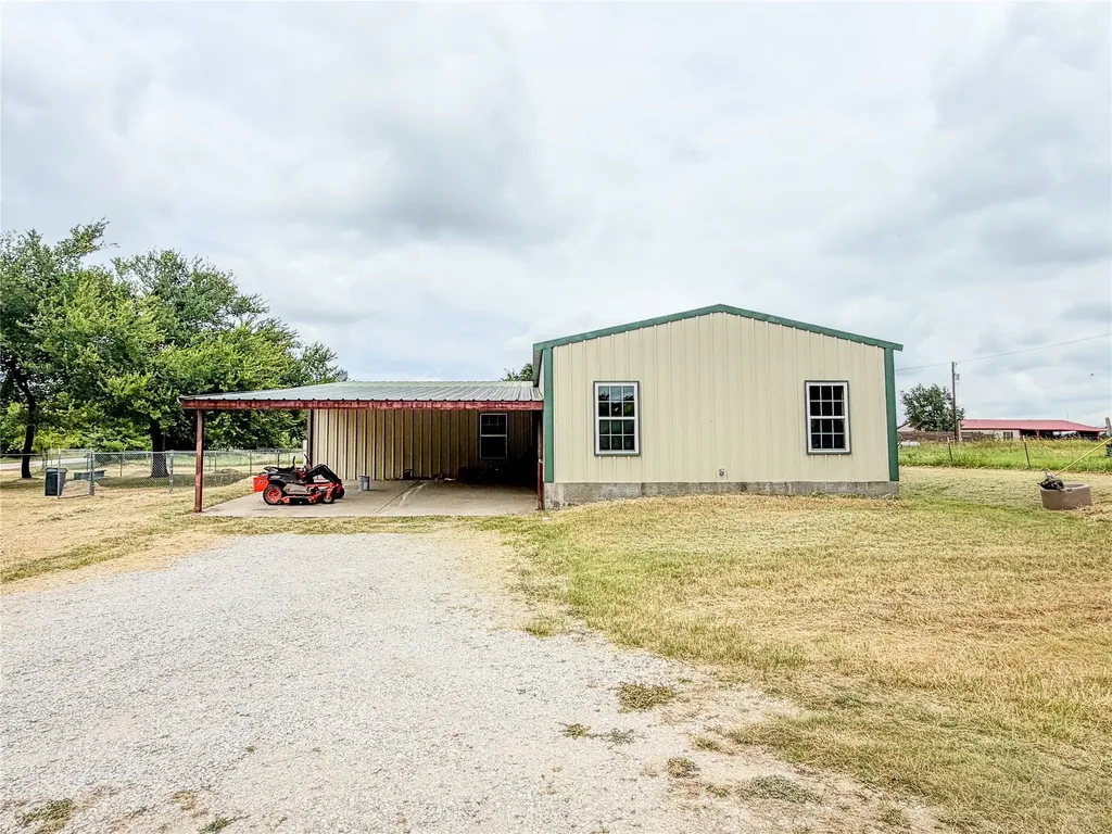 205 County Road 1794 Sunset TX 76270