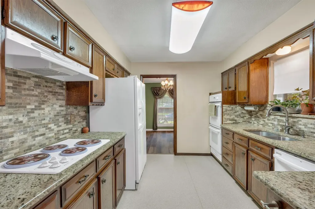 7959 Greenhollow Lane Dallas TX 75240