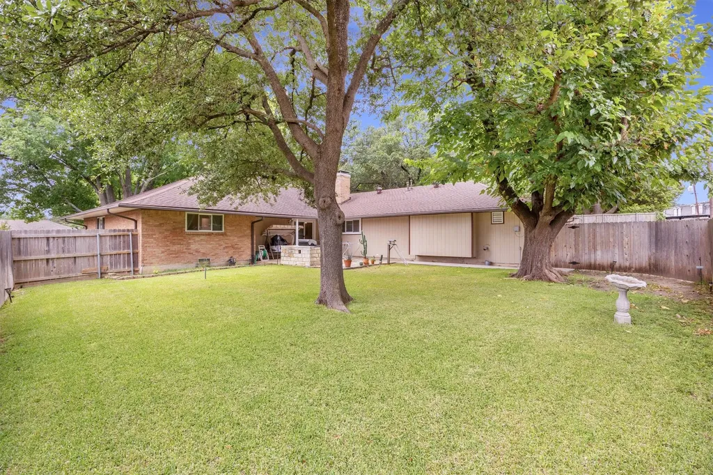 7959 Greenhollow Lane Dallas TX 75240