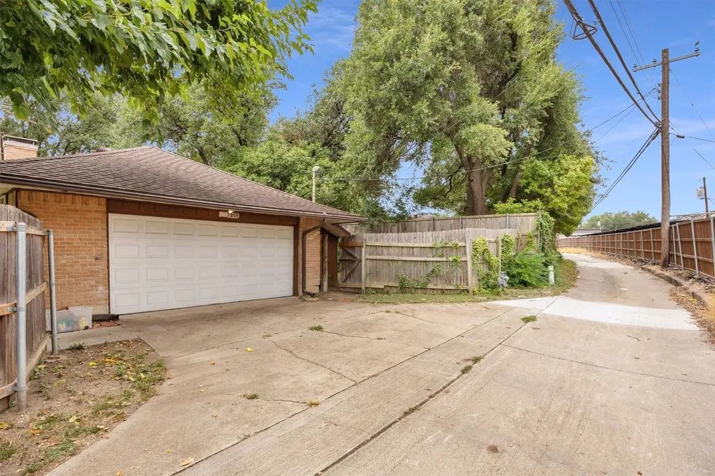 7959 Greenhollow Lane Dallas TX 75240