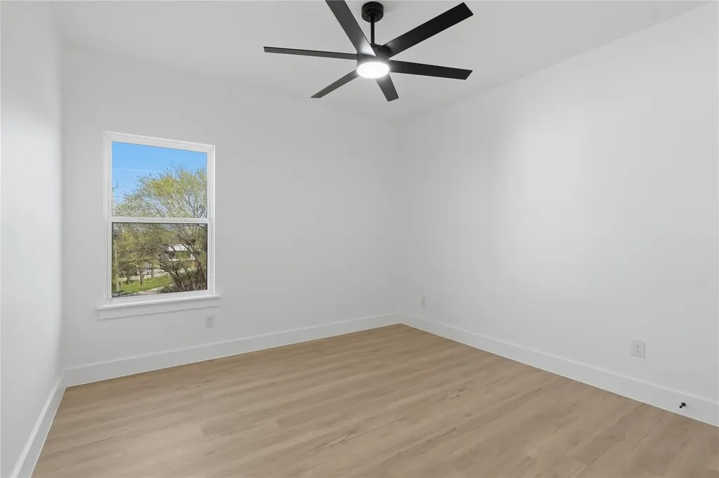 1402 Hutchins Avenue Dallas TX 75203