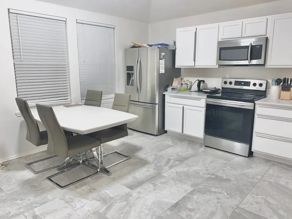 1042 Warbler Aubrey TX 76227