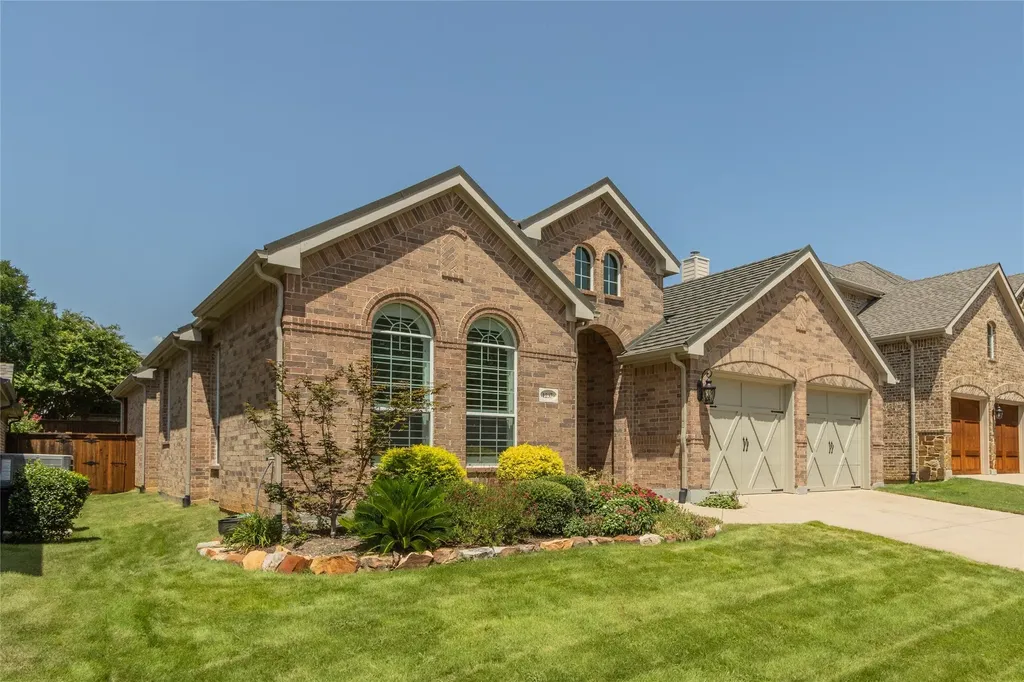 1237 Burnett Drive Lantana TX 76226