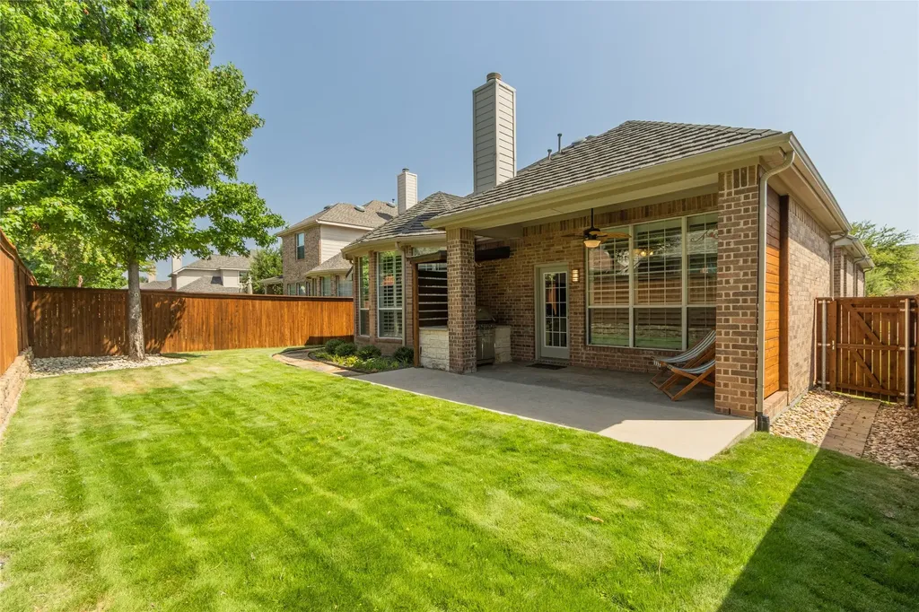 1237 Burnett Drive Lantana TX 76226