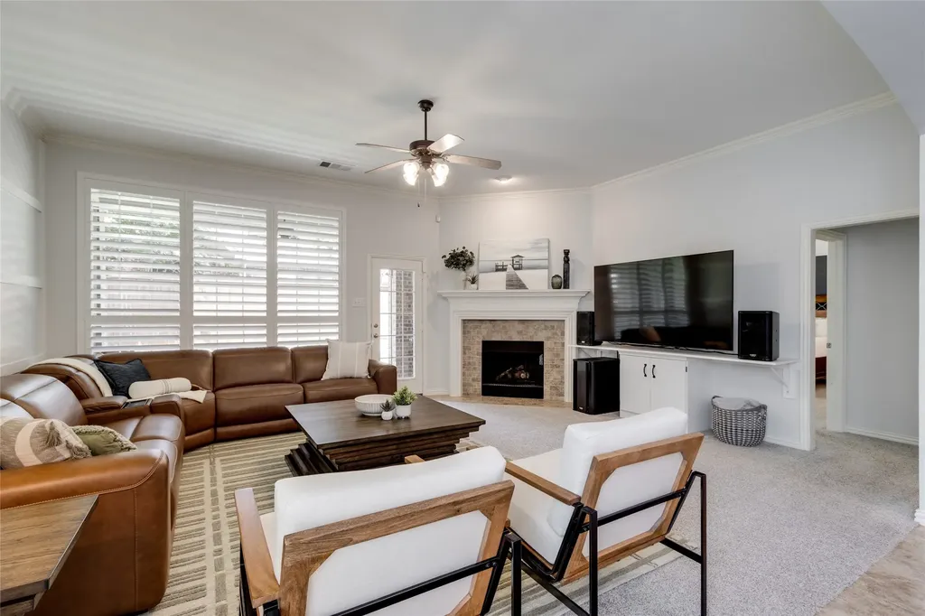 1237 Burnett Drive Lantana TX 76226