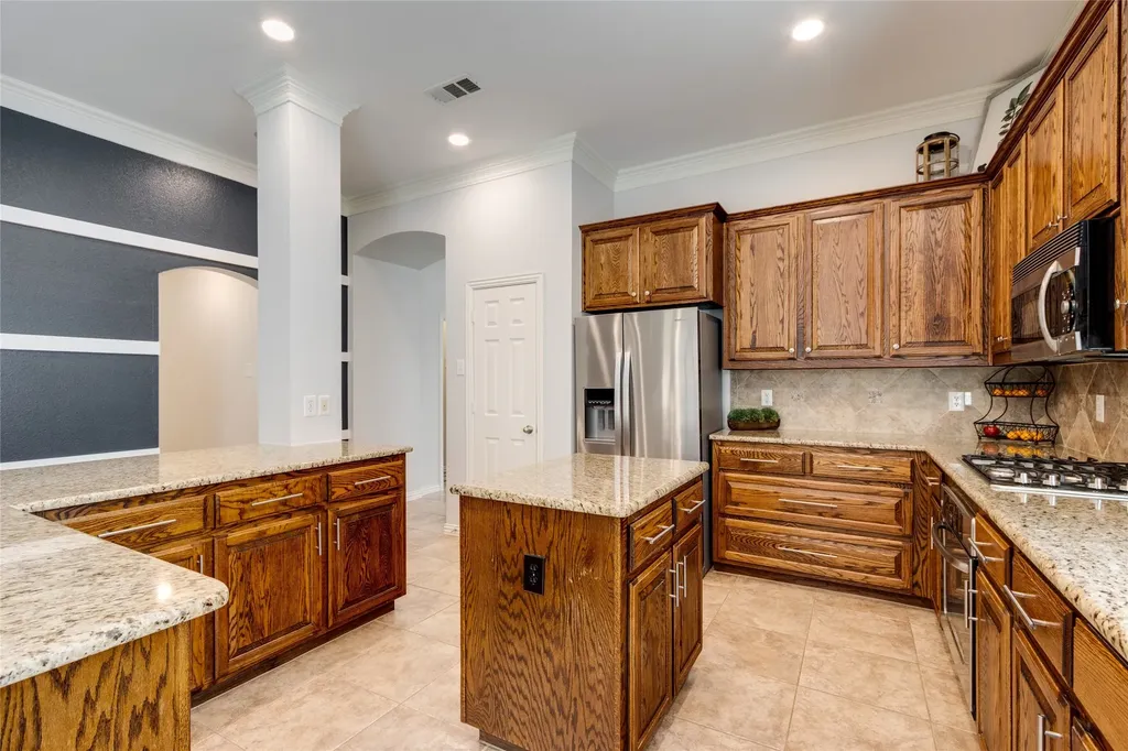 1237 Burnett Drive Lantana TX 76226