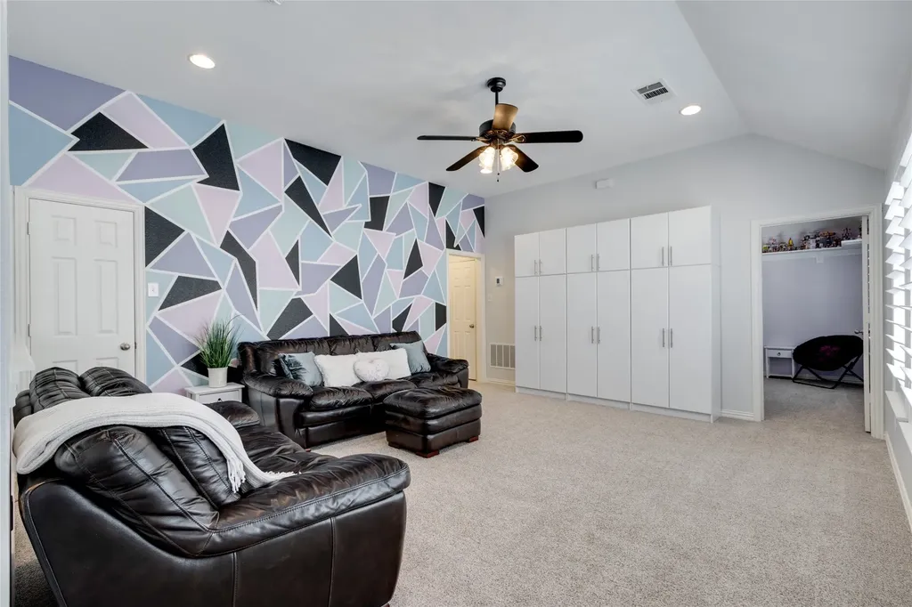 1237 Burnett Drive Lantana TX 76226