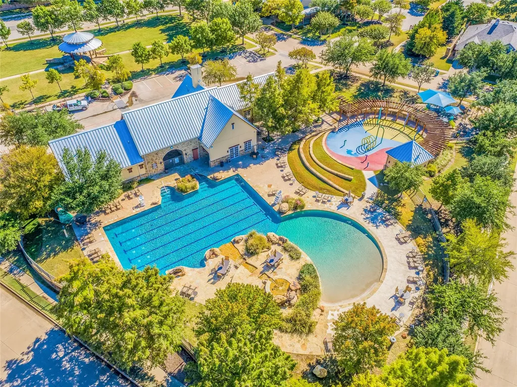 1237 Burnett Drive Lantana TX 76226