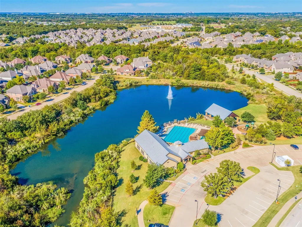 1237 Burnett Drive Lantana TX 76226