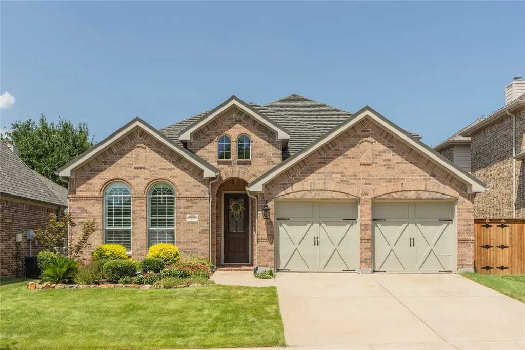 1237 Burnett Drive Lantana TX 76226