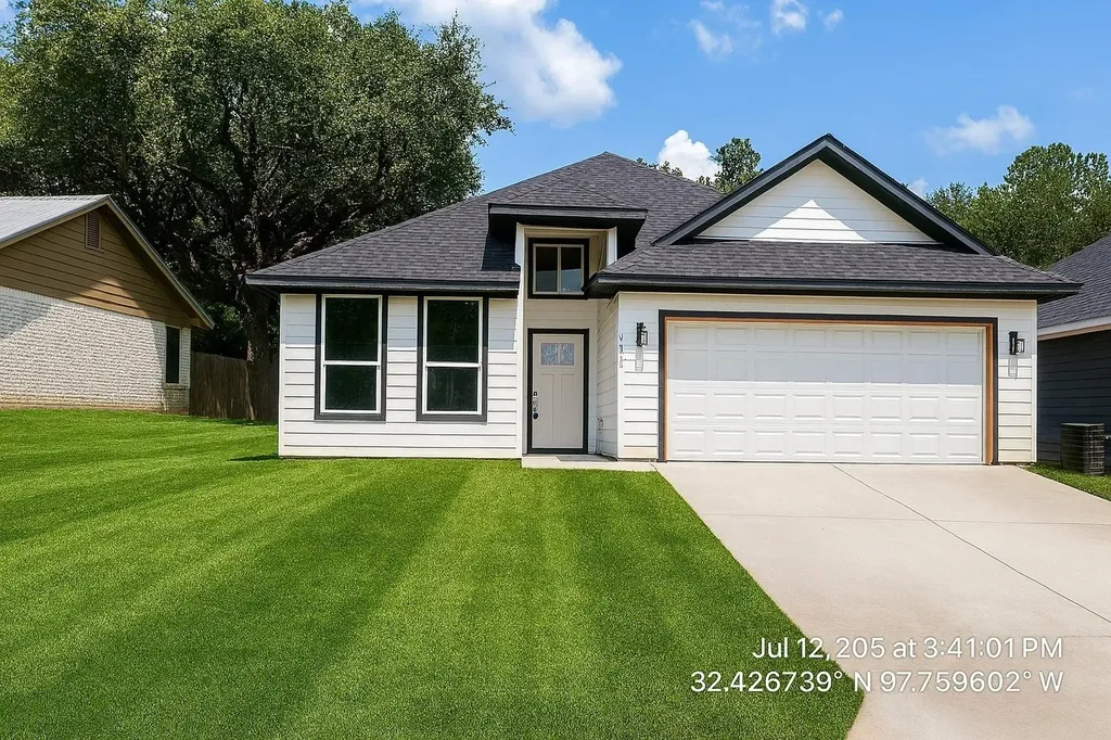1023 Mustang Trail Granbury TX 76049
