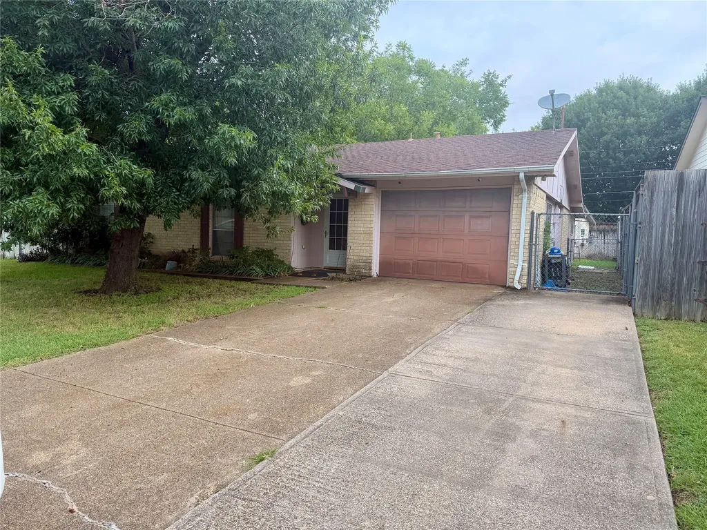 129 Astoria Drive Cedar Hill TX 75104