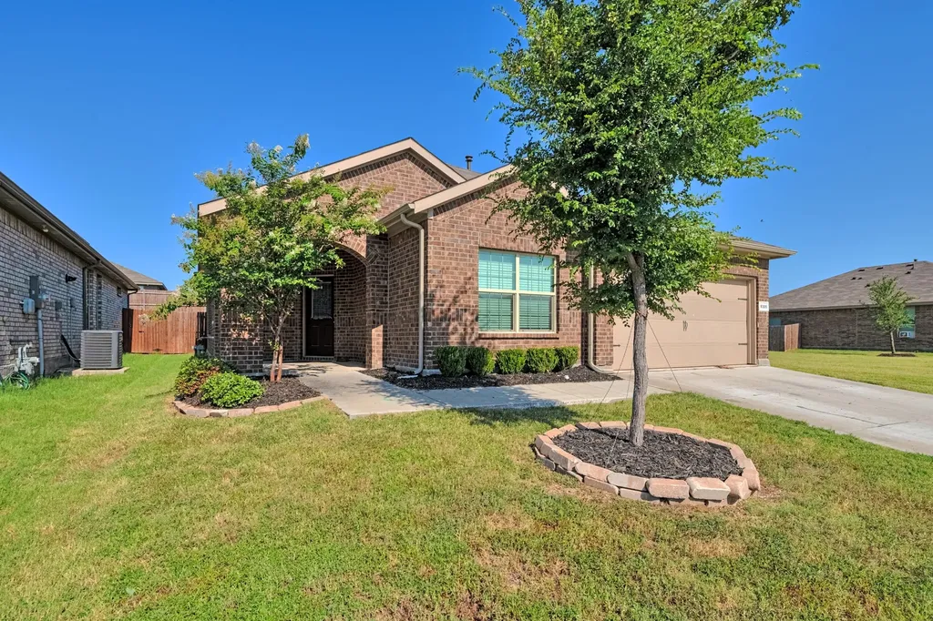 8305 Twisted Pine Way Fort Worth TX 76131